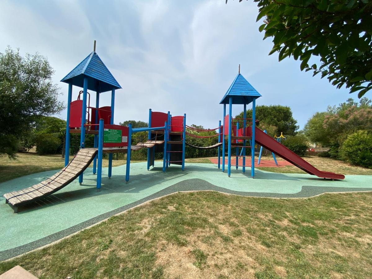 Residence 2 Situee Dans Un Magnifique Village Vacances Familiale Talmont-Saint-Hilaire エクステリア 写真